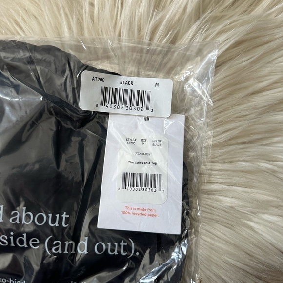 ANDIE The Caledonia Top In Black - Picture 4 of 4